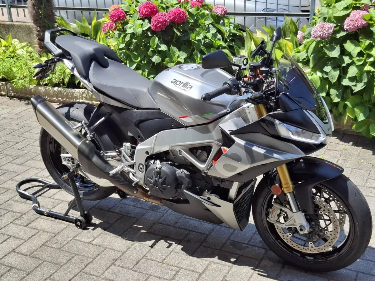 Aprilia Tuono V4 (2021 - 24) (4)