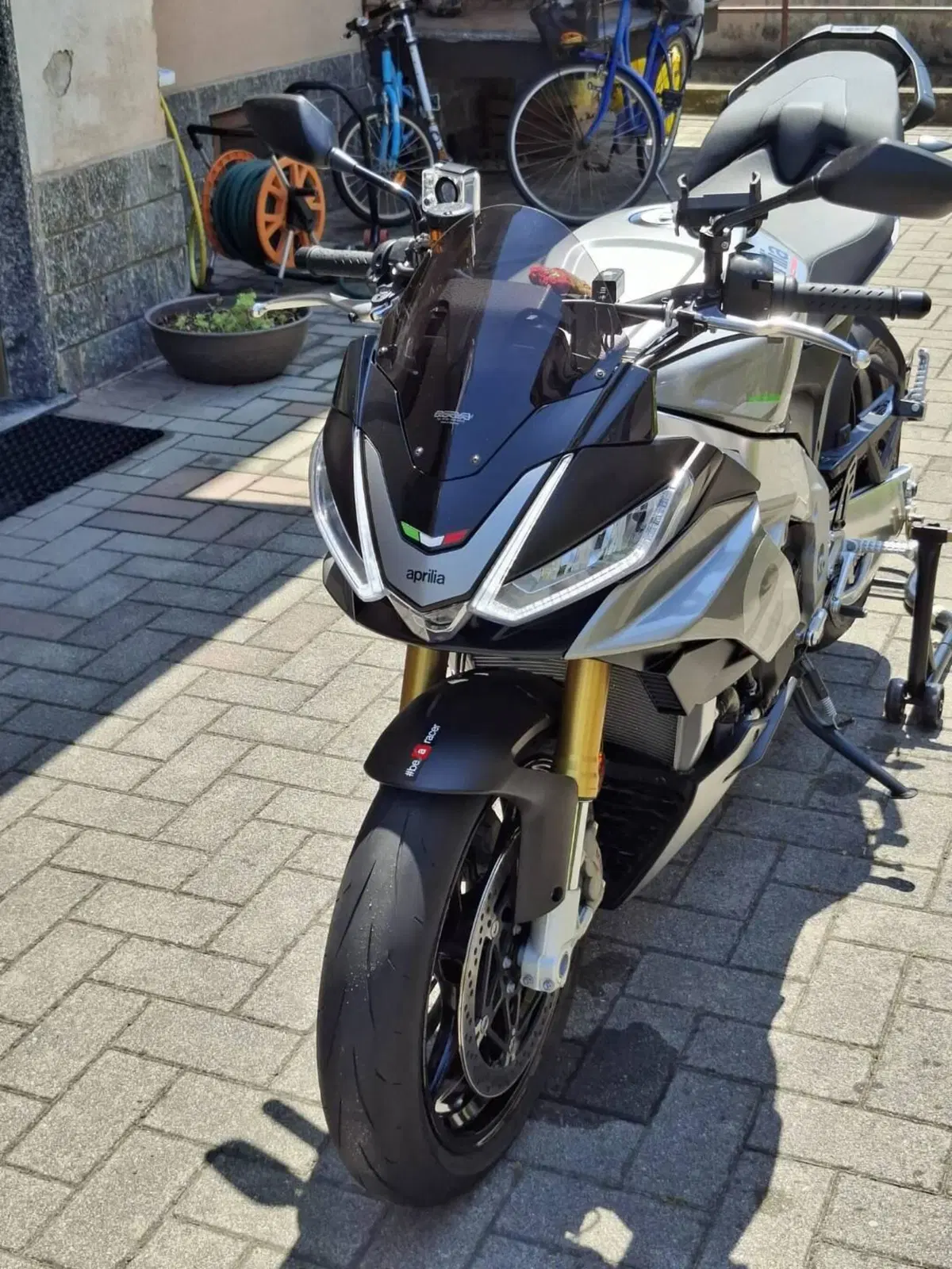 Aprilia Tuono V4 (2021 - 24) (8)