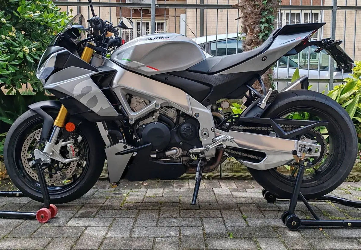 Aprilia Tuono V4 (2021 - 24) (2)
