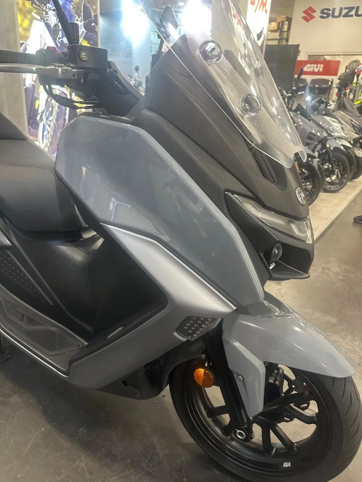 Sym Maxsym 400 (2021 - 25) (6)