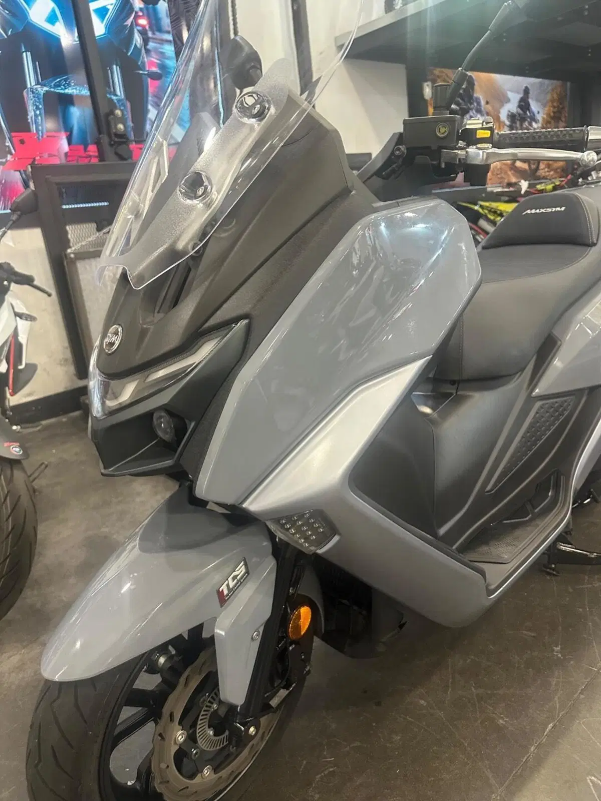 Sym Maxsym 400 (2021 - 25) (9)