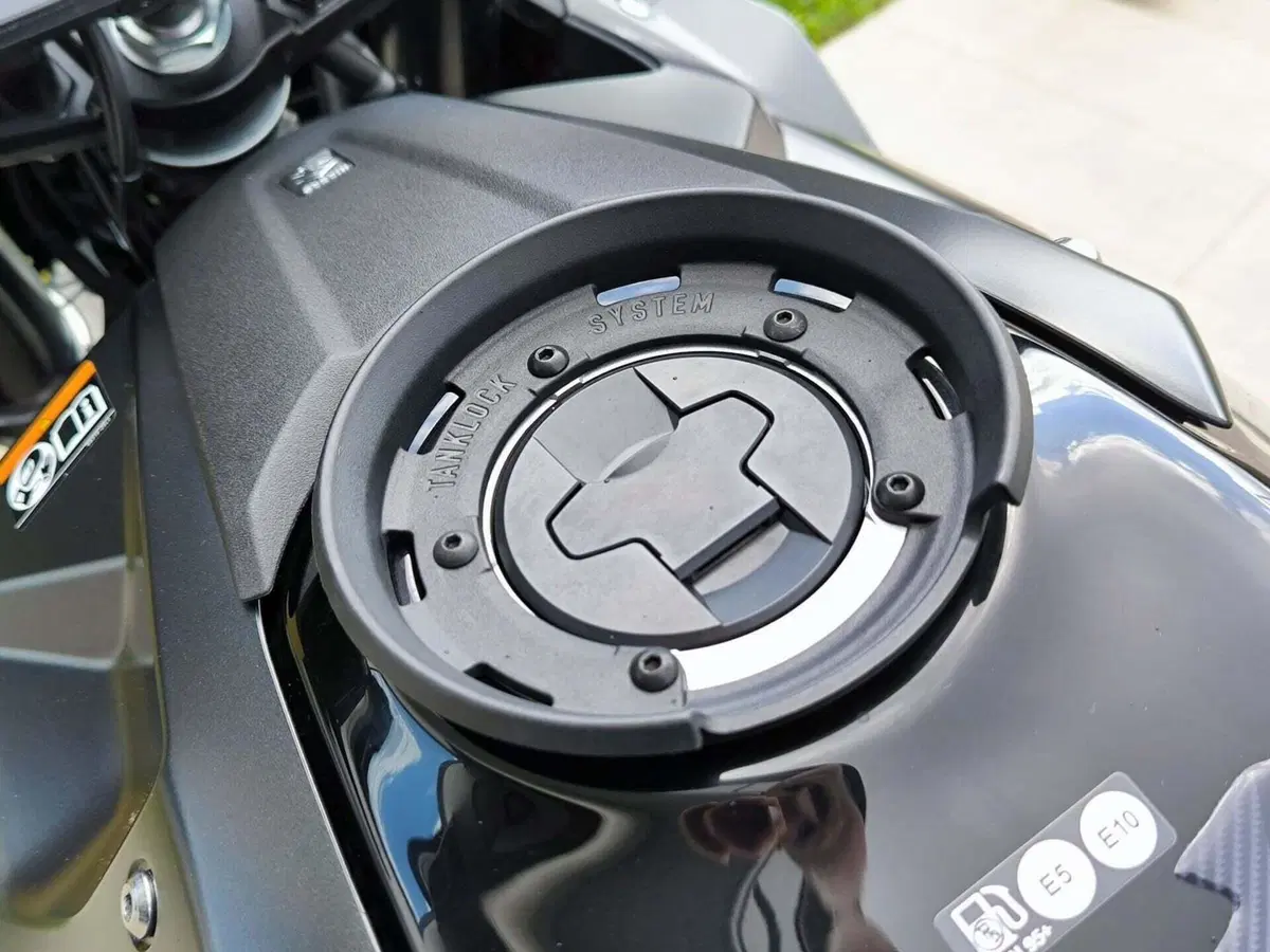 Suzuki GSX-8R (2024 - 26) (9)