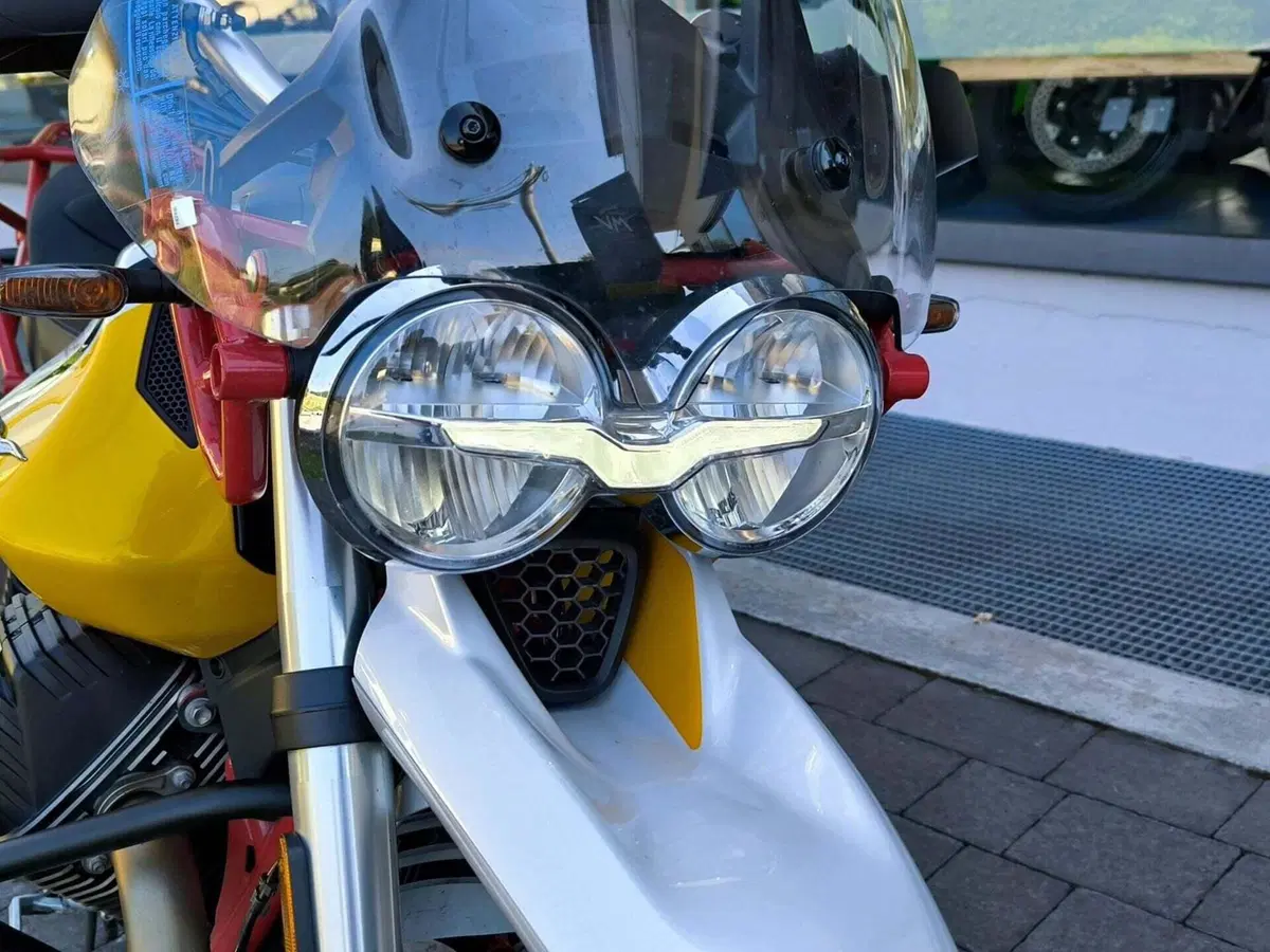 Moto Guzzi V85 TT (2019 - 20) (2)
