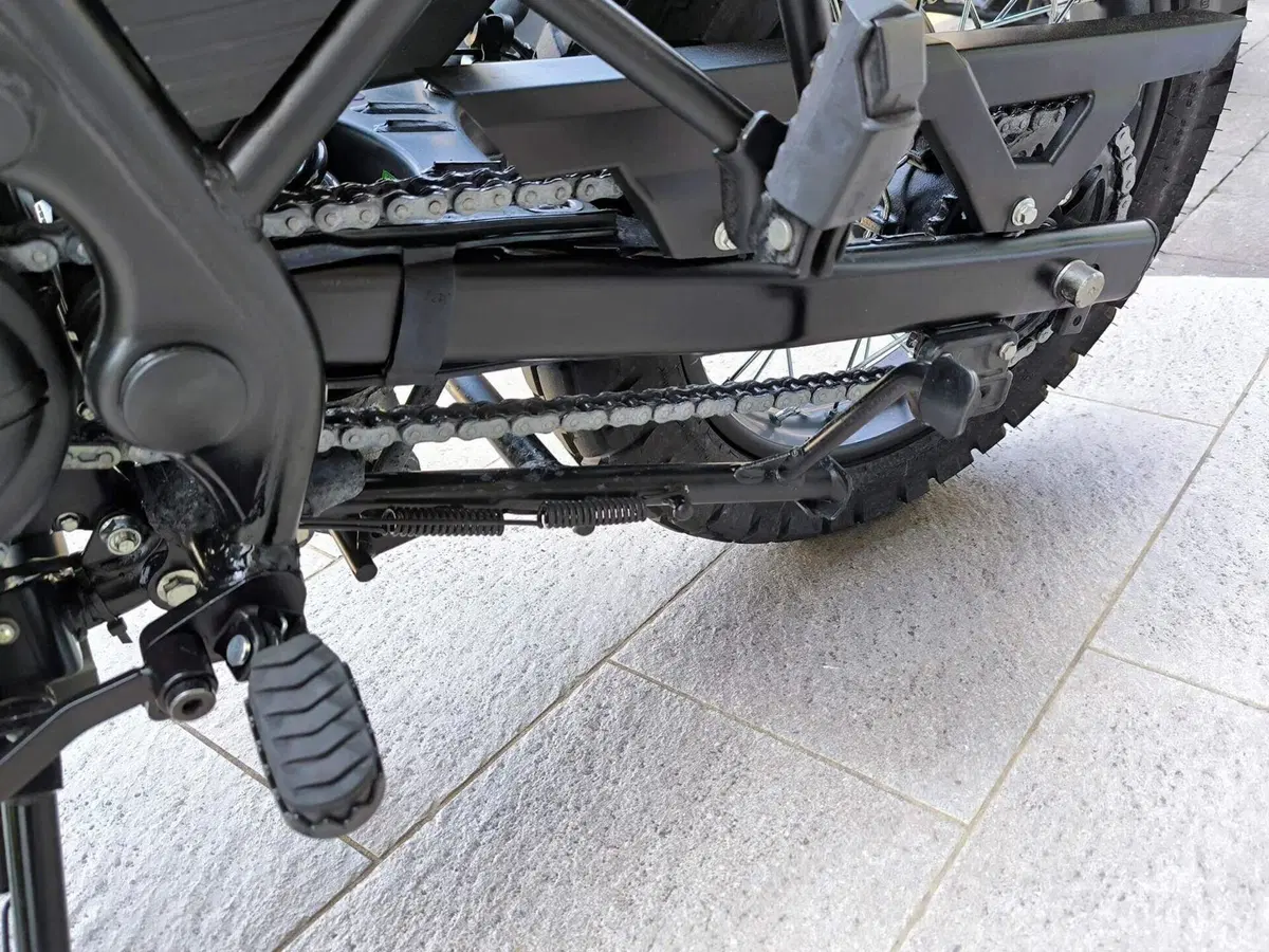 Royal Enfield Himalayan 411 (2021 - 24) (13)