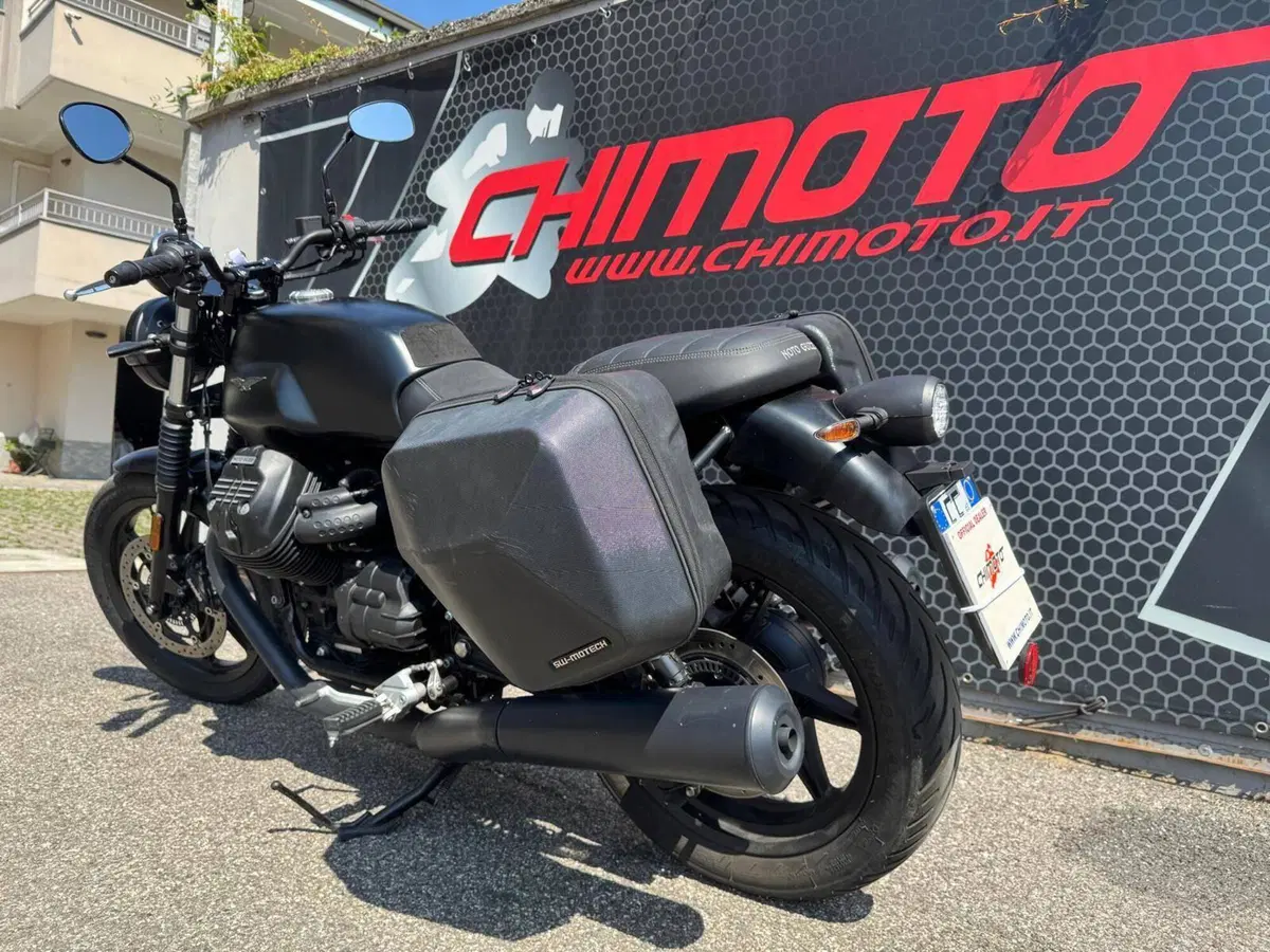 Moto Guzzi V7 Stone (2021 - 24) (5)