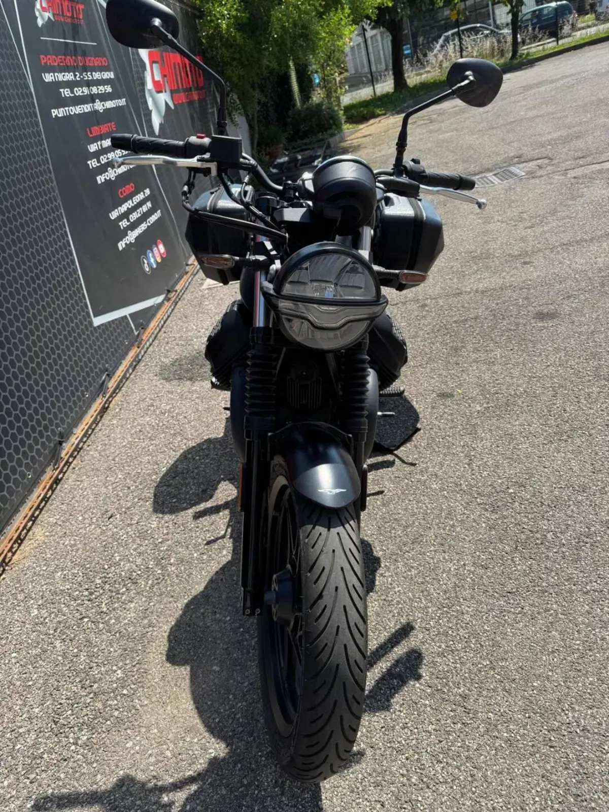 Moto Guzzi V7 Stone (2021 - 24) (6)