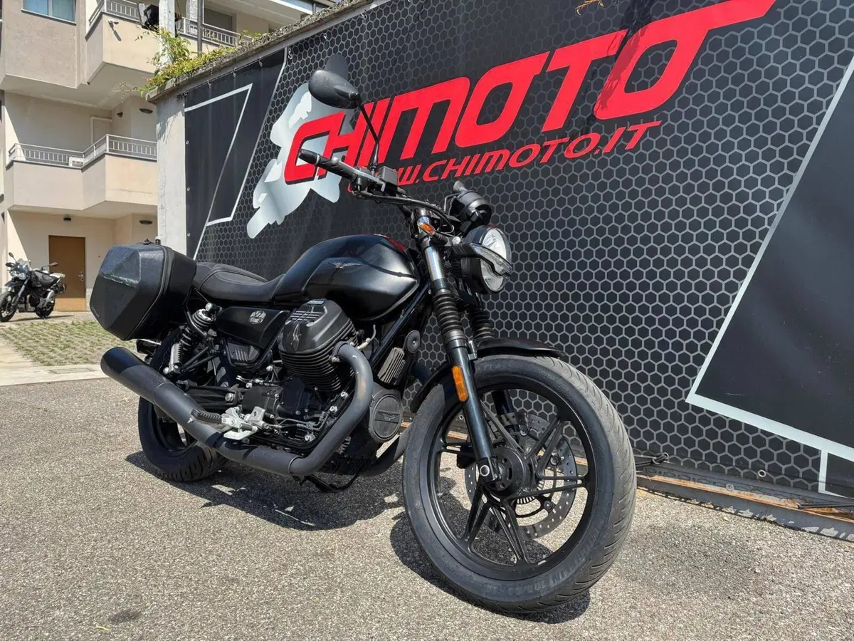Moto Guzzi V7 Stone (2021 - 24) (4)