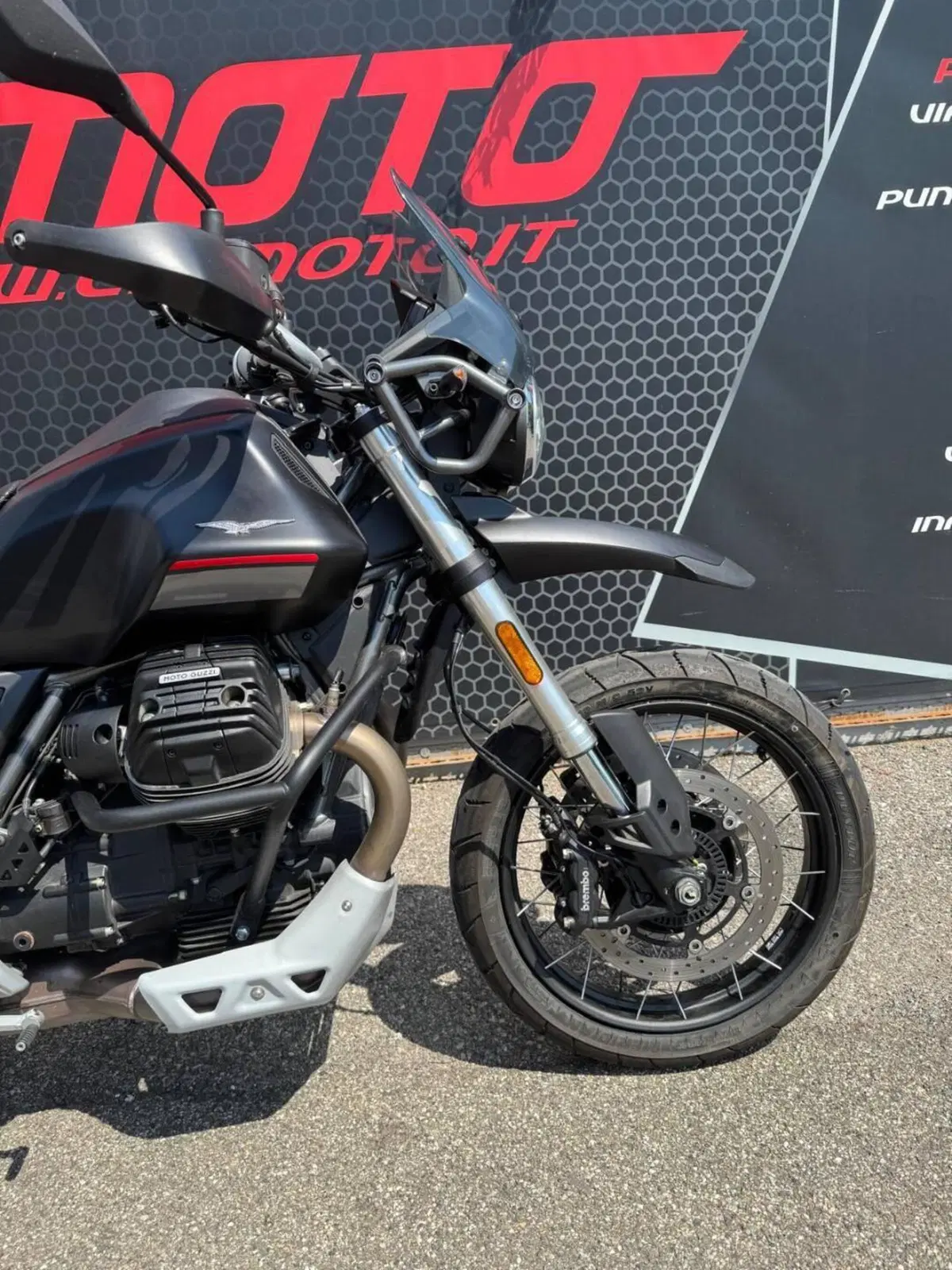 Moto Guzzi V85 TT (2021 - 23) (9)