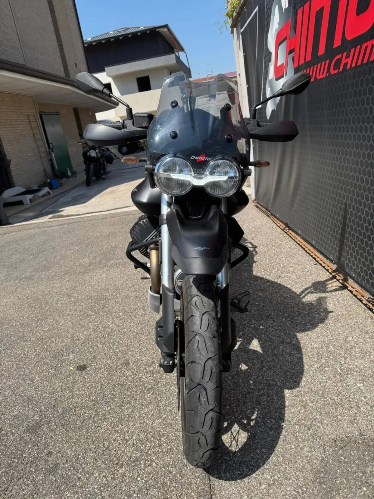 Moto Guzzi V85 TT (2021 - 23) (10)
