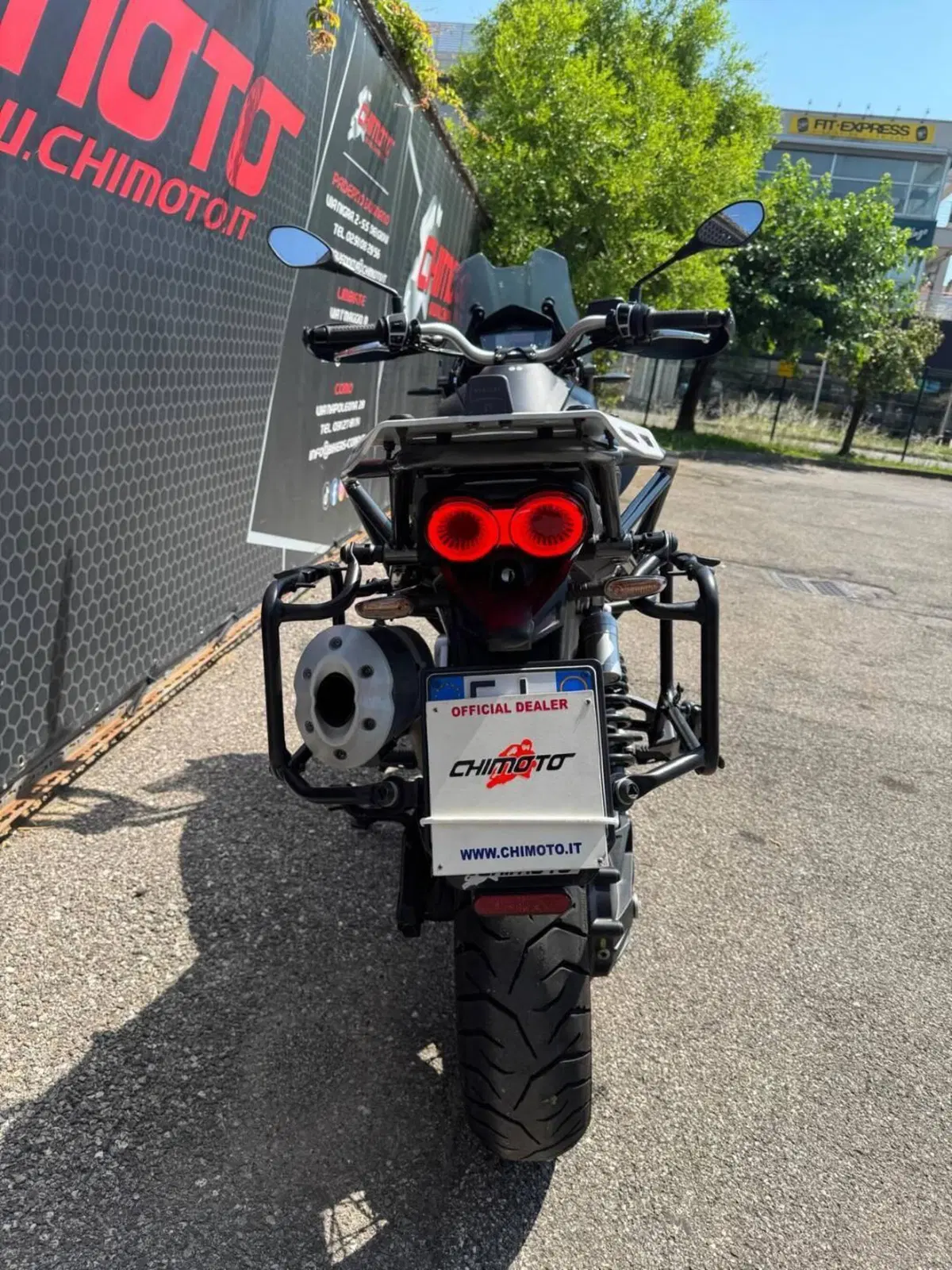Moto Guzzi V85 TT (2021 - 23) (11)
