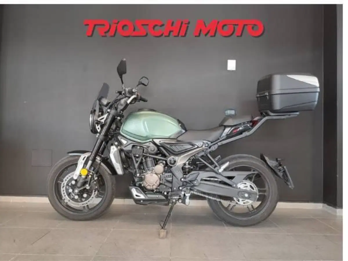 Voge Trofeo 300AC (2021 - 26) (2)