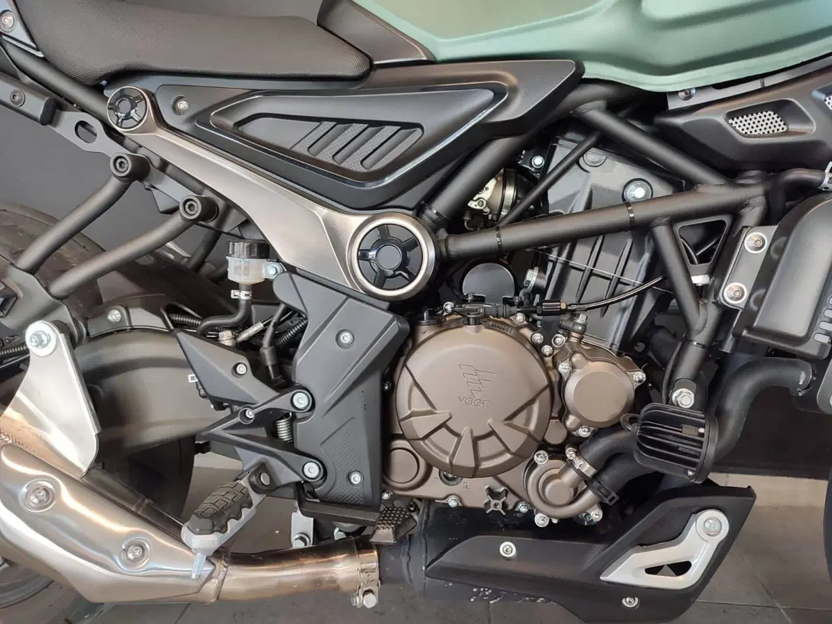 Voge Trofeo 300AC (2021 - 26) (4)