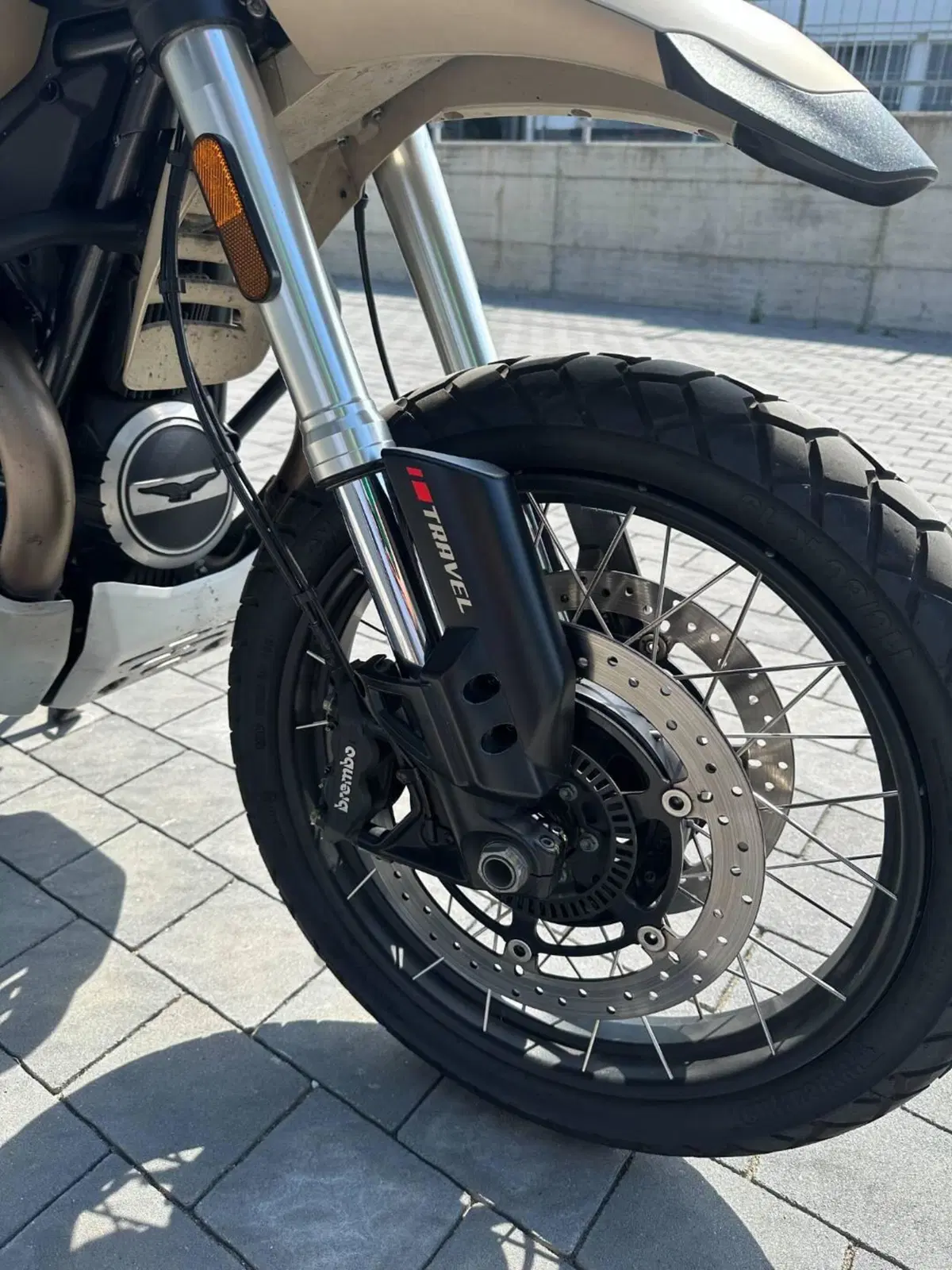 Moto Guzzi V85 TT Travel (2021 - 23) (5)