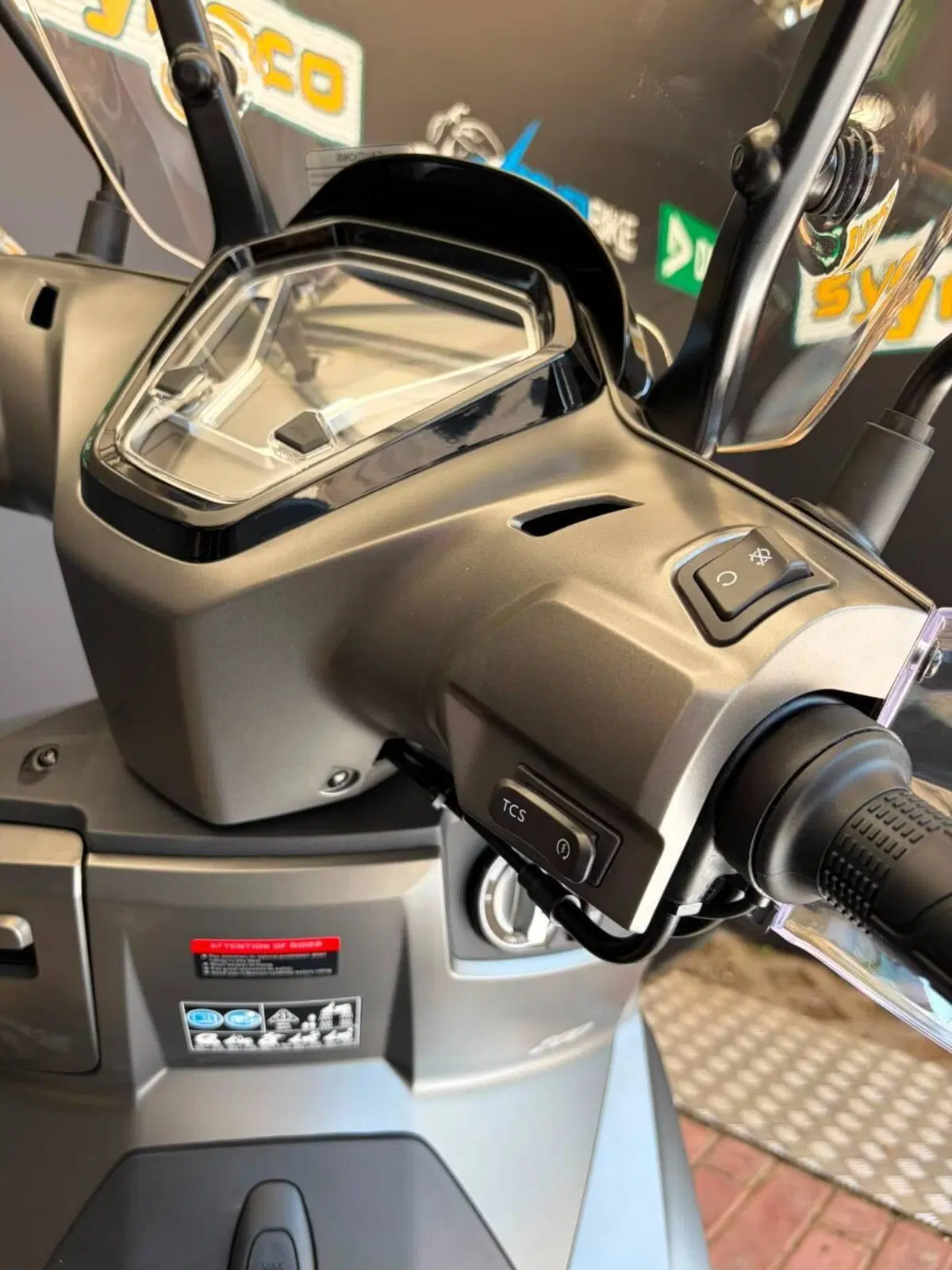 Voge Sfida SR16 200 (2025 - 26) (9)