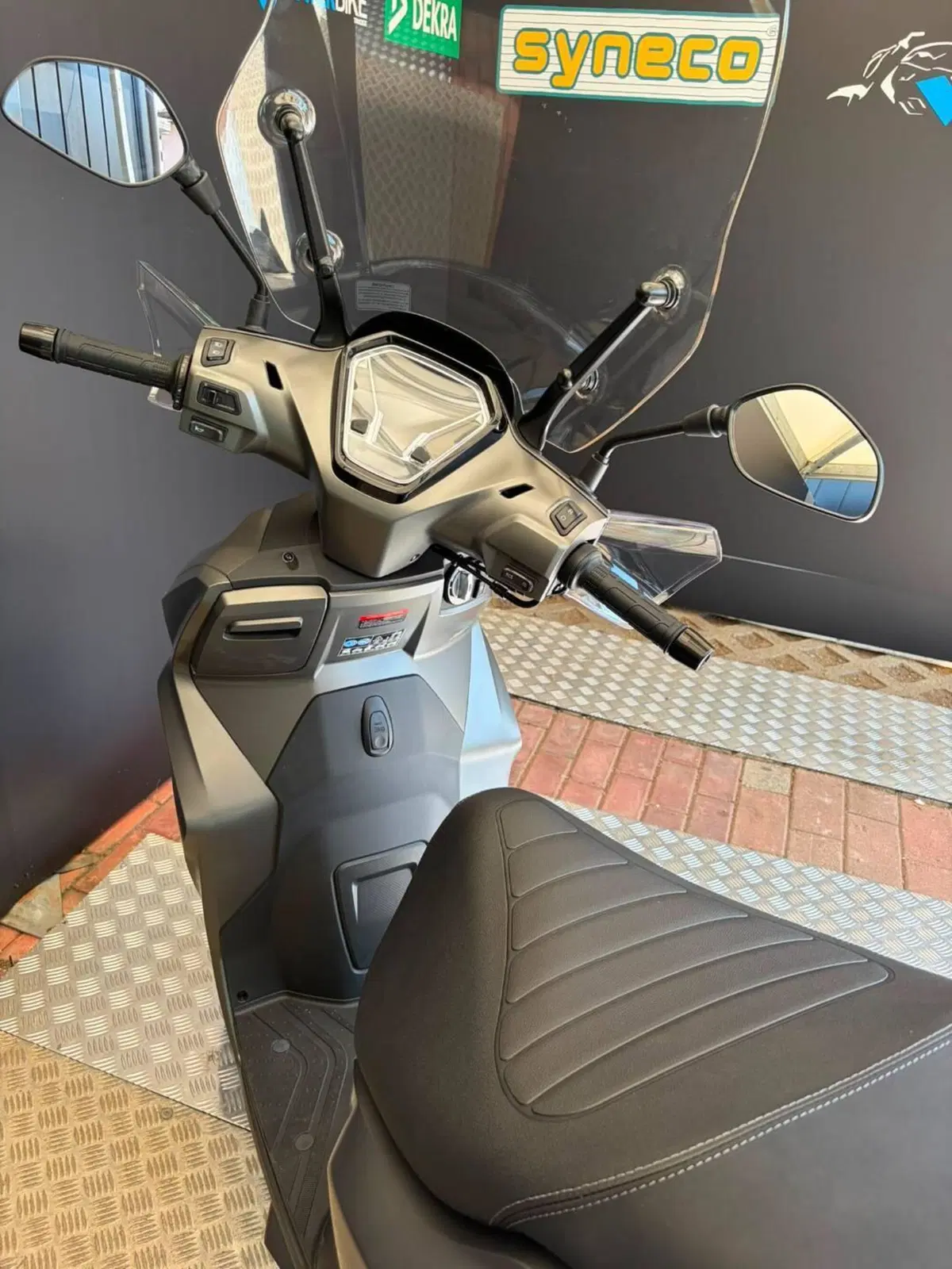 Voge Sfida SR16 200 (2025 - 26) (17)