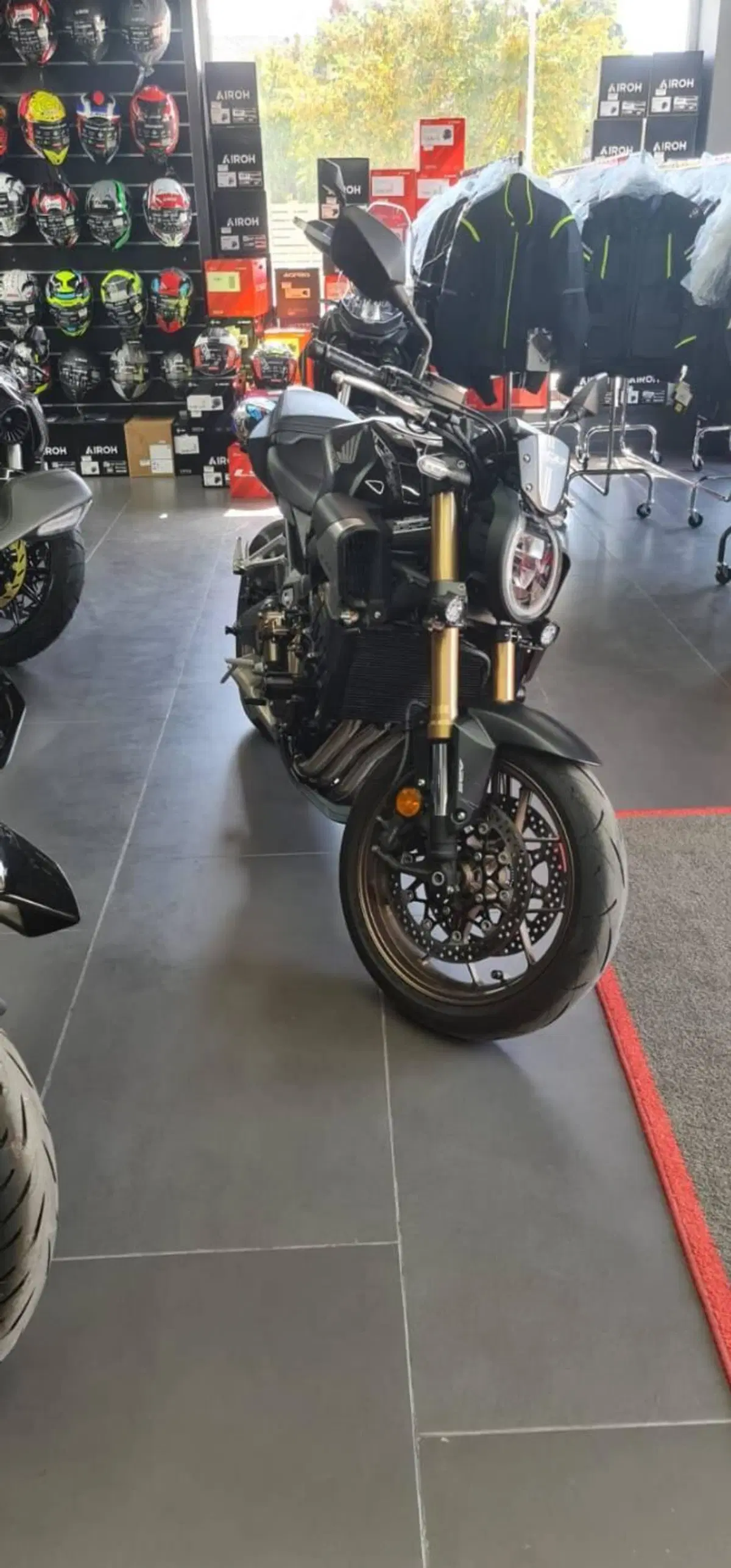 Honda CB 650 R (2024 - 25) (3)