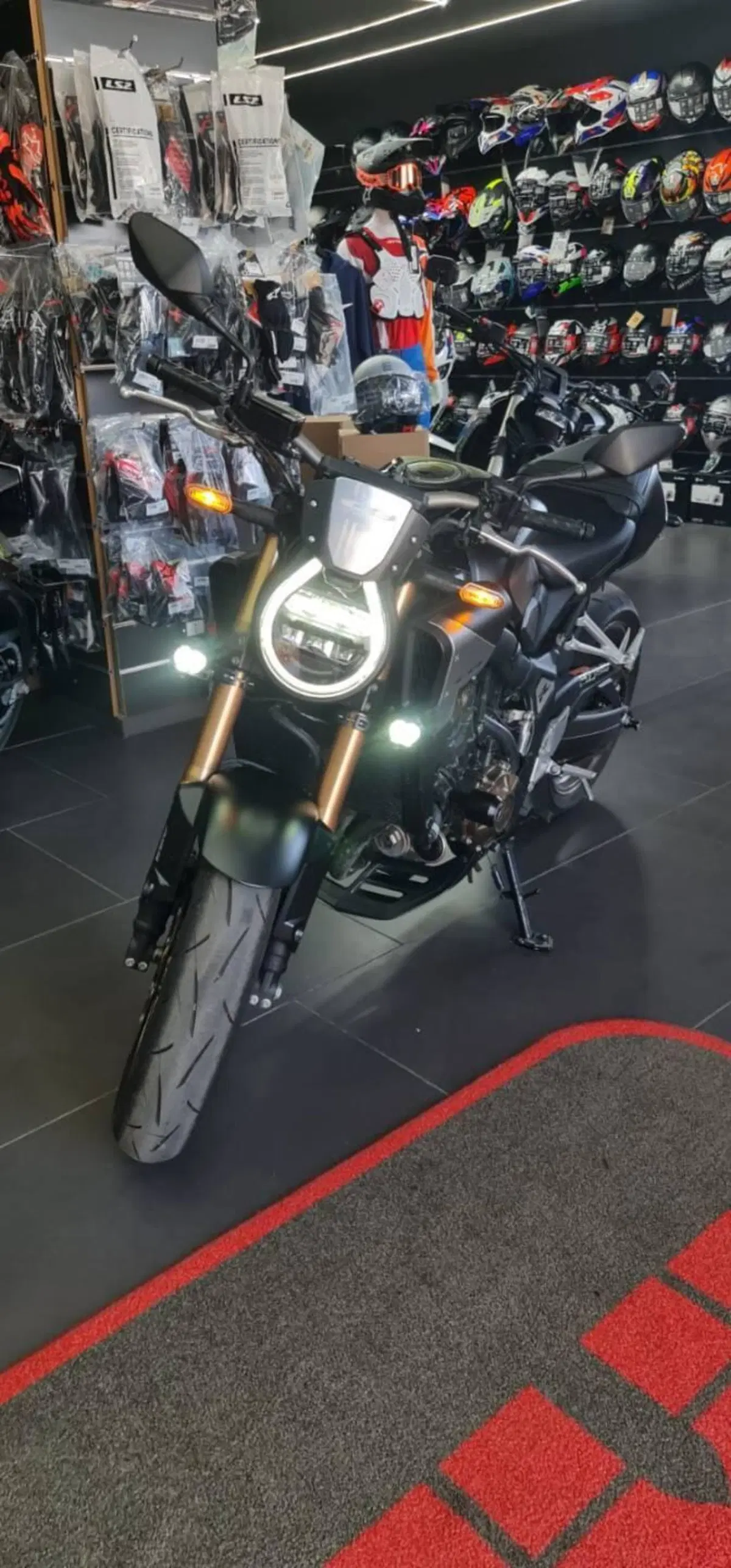 Honda CB 650 R (2024 - 25) (7)