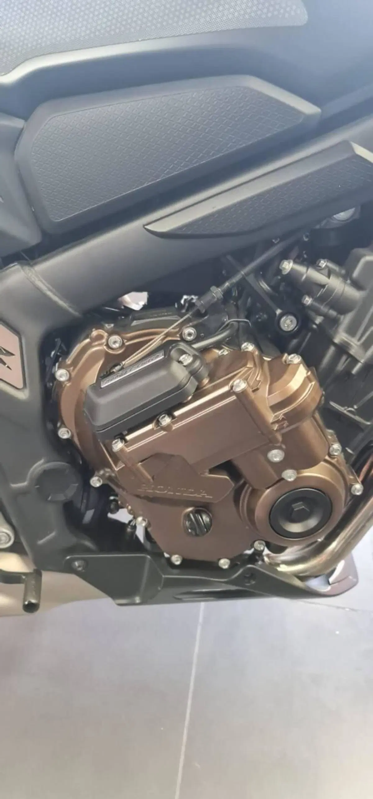 Honda CB 650 R (2024 - 25) (10)