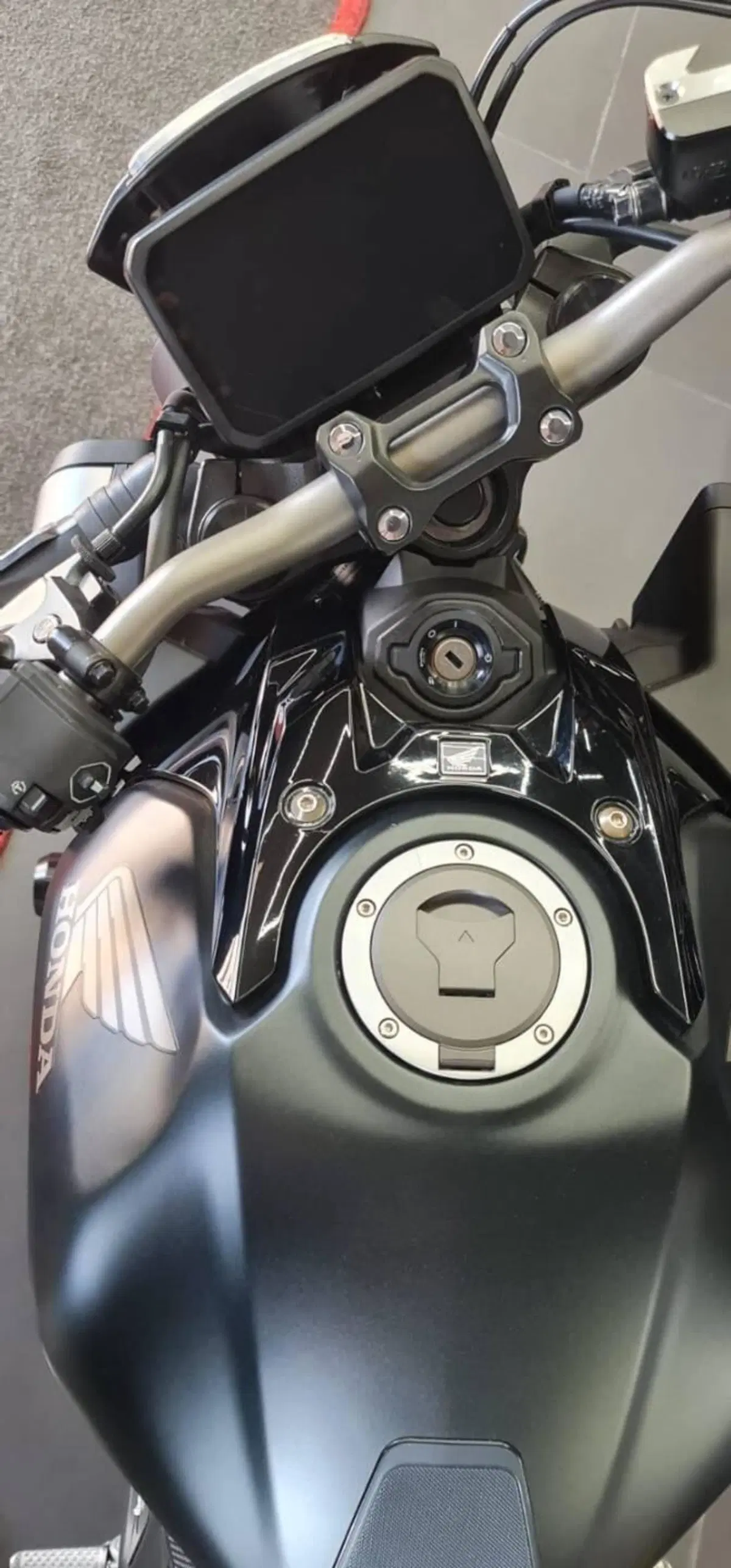 Honda CB 650 R (2024 - 25) (13)