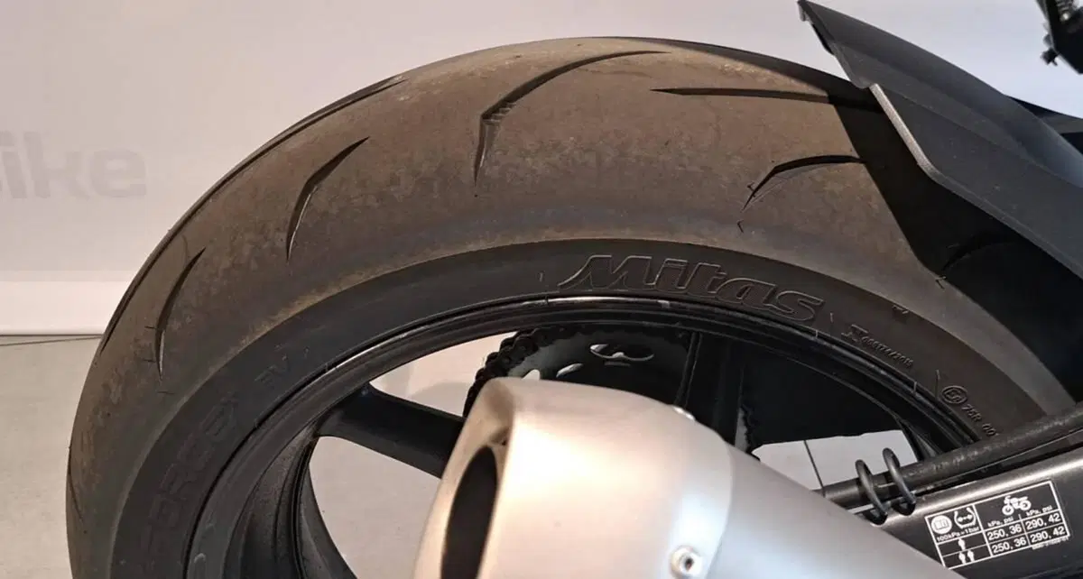 Yamaha MT-10 (2022 - 26) (2)