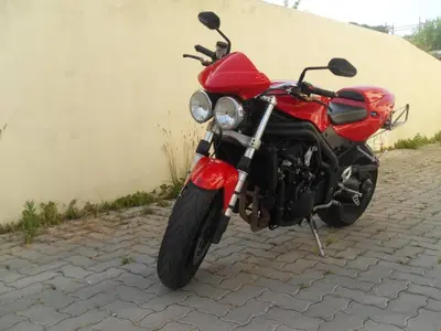 Triumph Speed Triple 955 (2002 - 04) usata