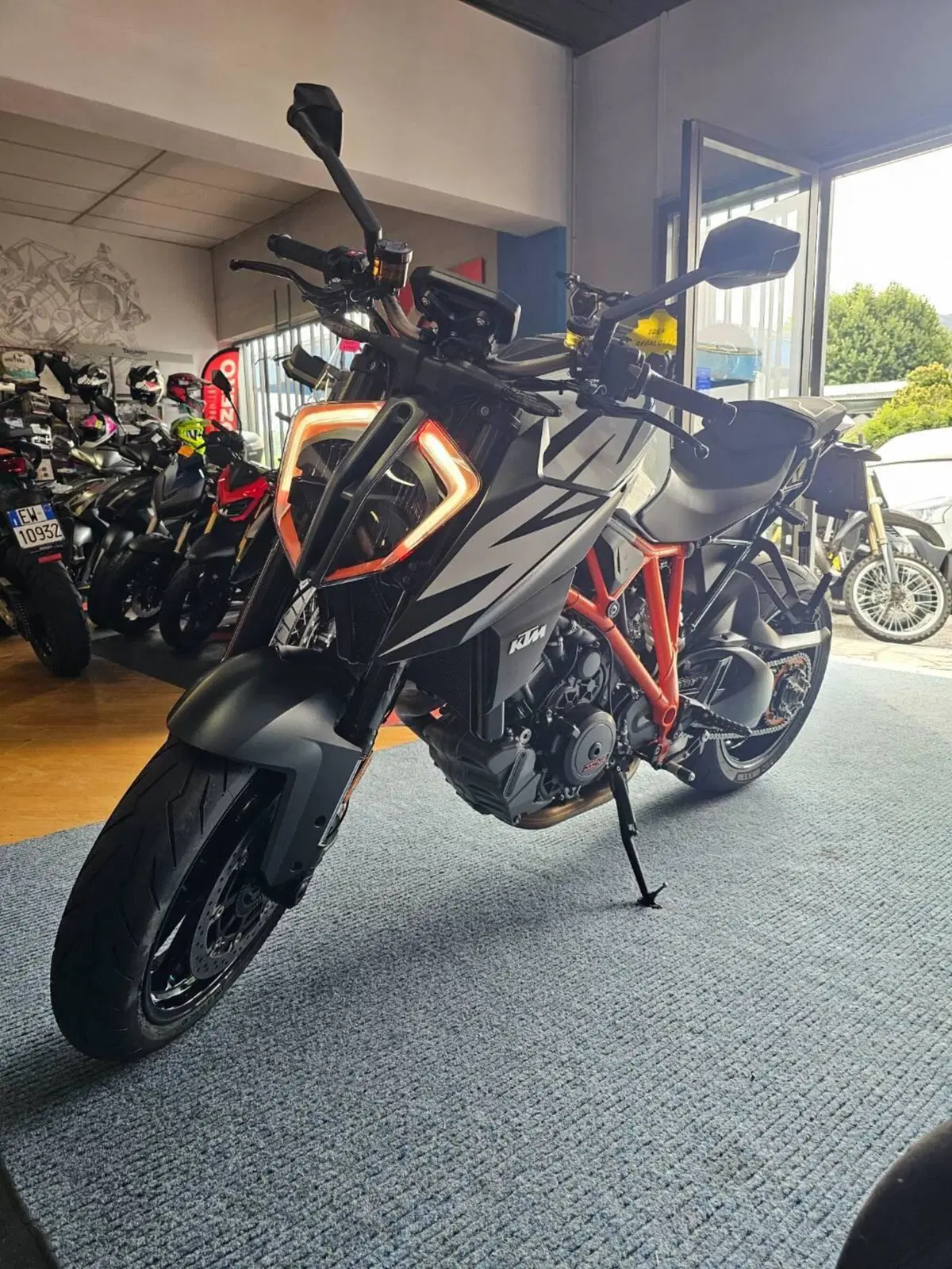 KTM 1290 Super Duke R (2019) (3)