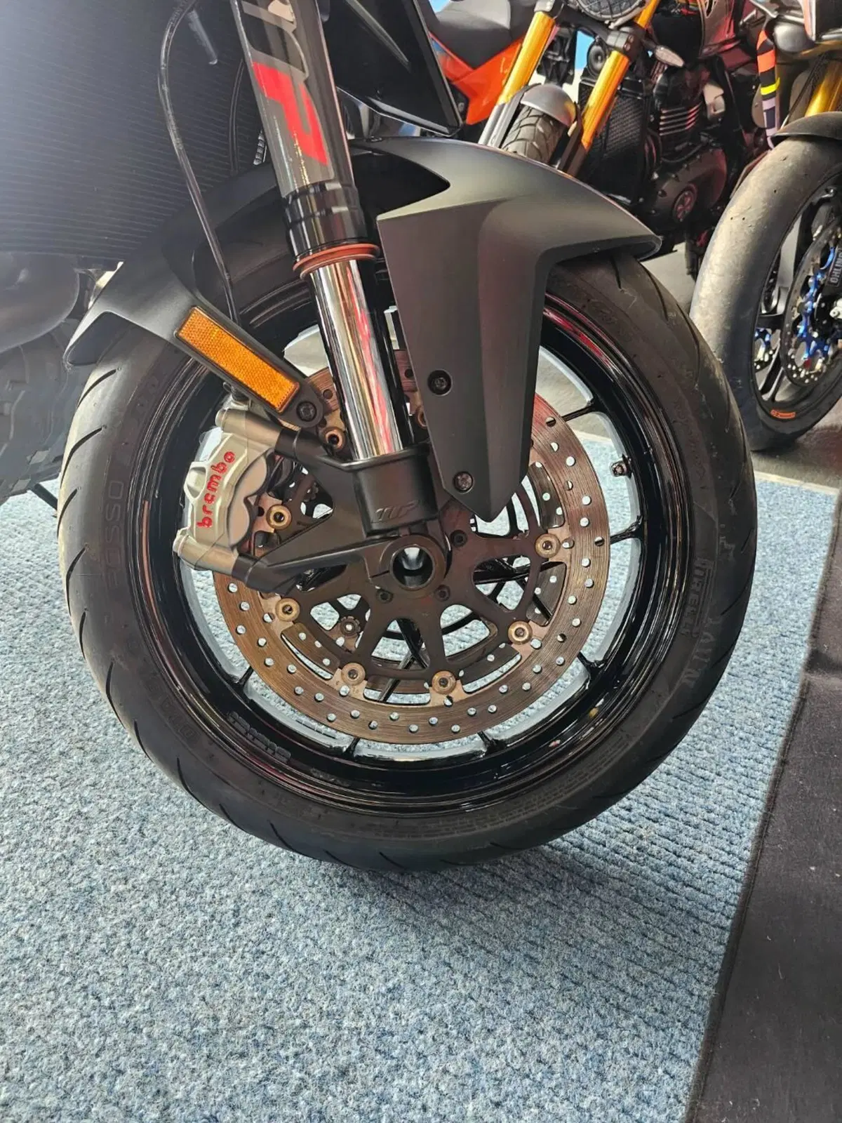 KTM 1290 Super Duke R (2019) (10)