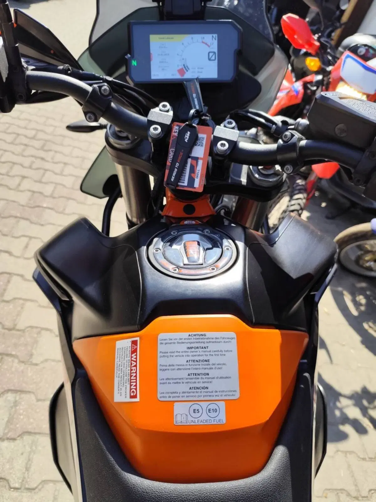 KTM 890 Adventure R (2021) (9)
