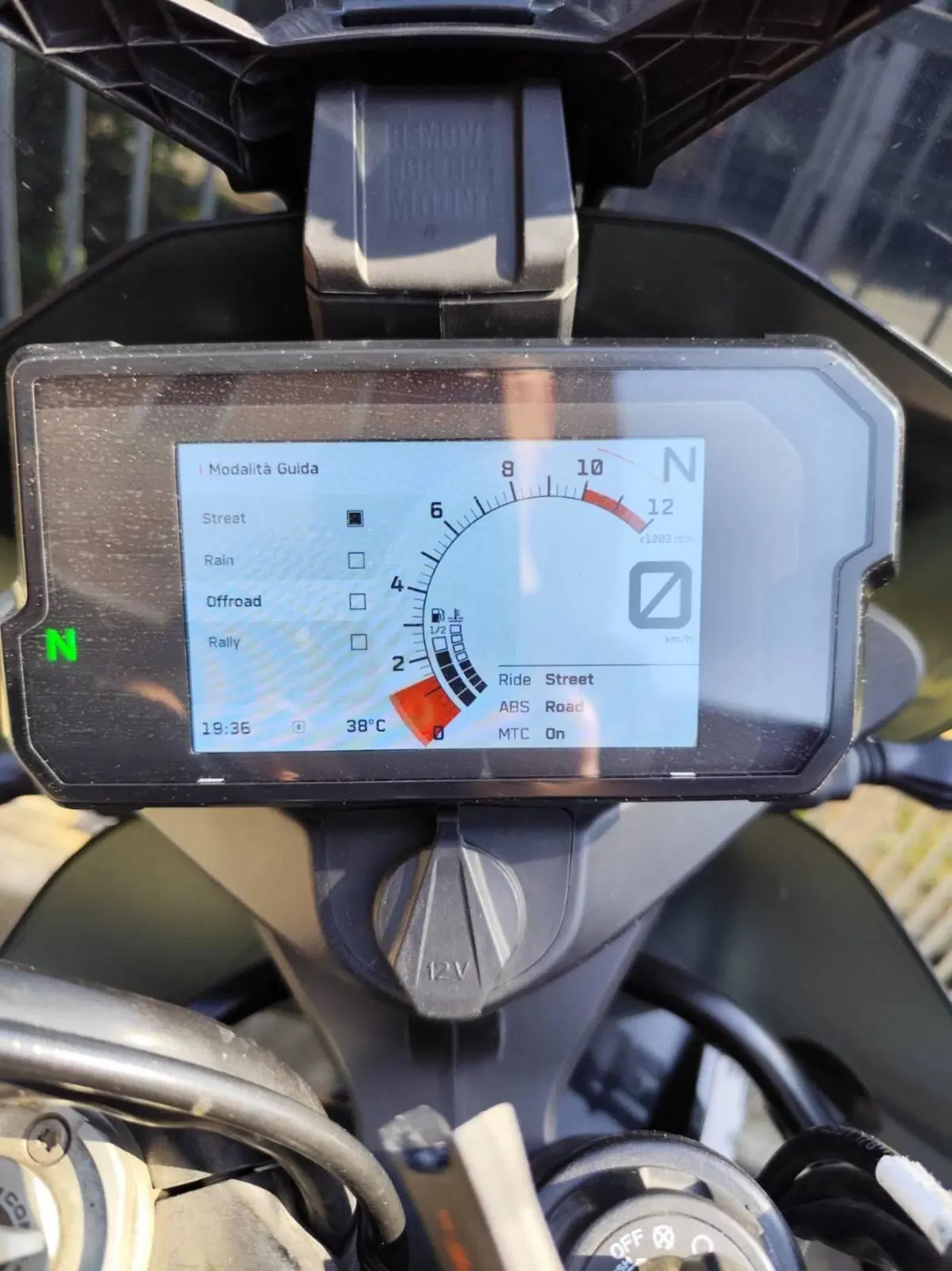 KTM 890 Adventure R (2021) (10)