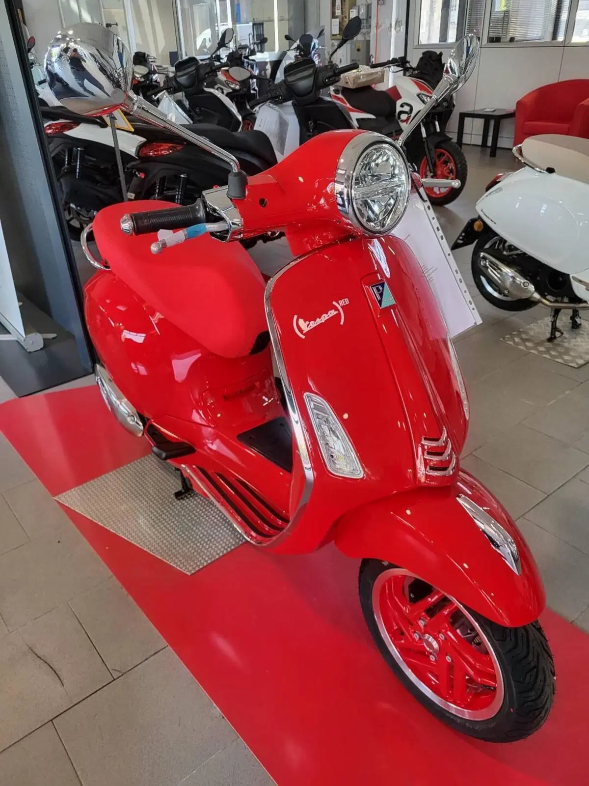 Vespa Primavera 125 RED (2025 - 26)