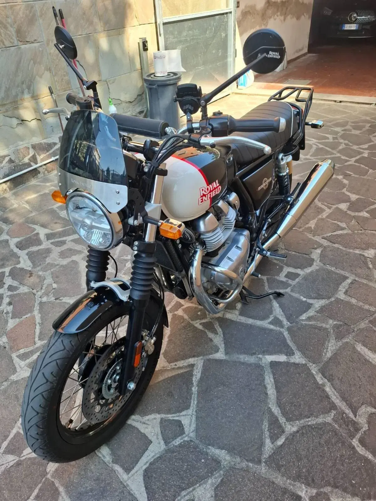 Royal Enfield Interceptor 650 (2021 - 26) (2)