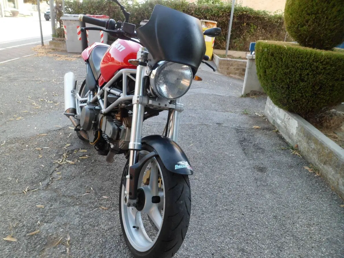 Ducati Monster 600 Dark (1998 - 01) (2)