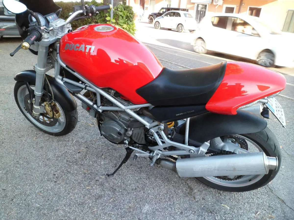 Ducati Monster 600 Dark (1998 - 01) (3)