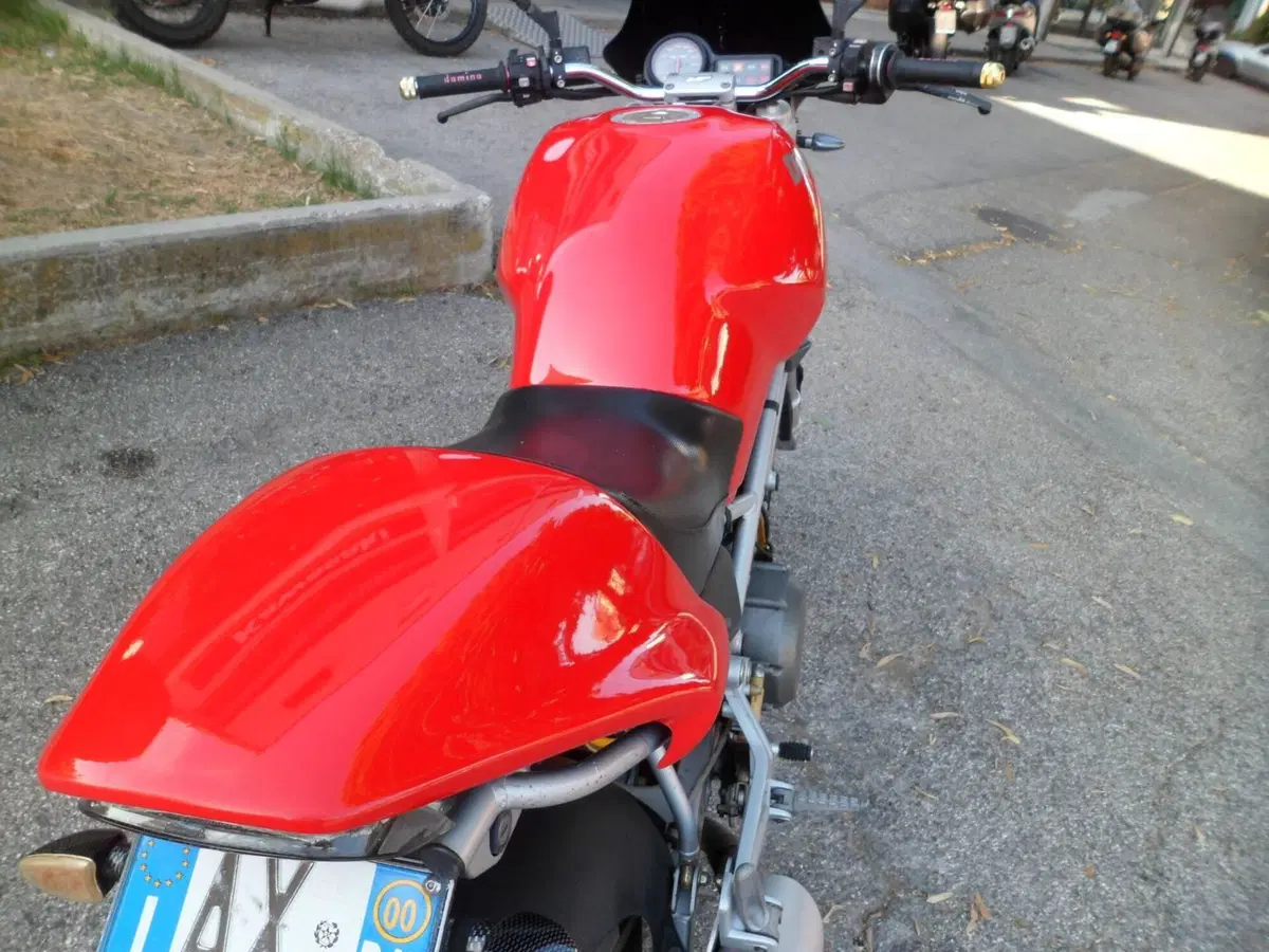 Ducati Monster 600 Dark (1998 - 01) (5)