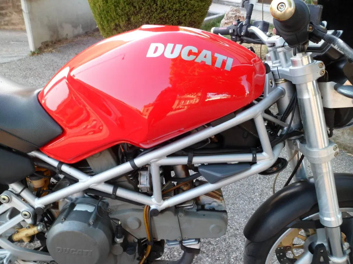 Ducati Monster 600 Dark (1998 - 01) (8)