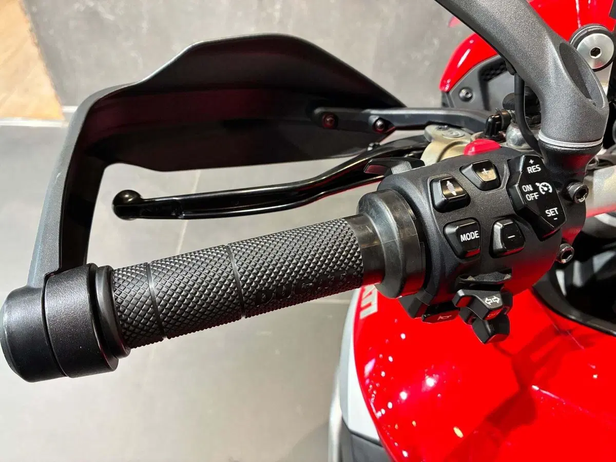 Ducati Multistrada V4 S (2021 - 24) (8)