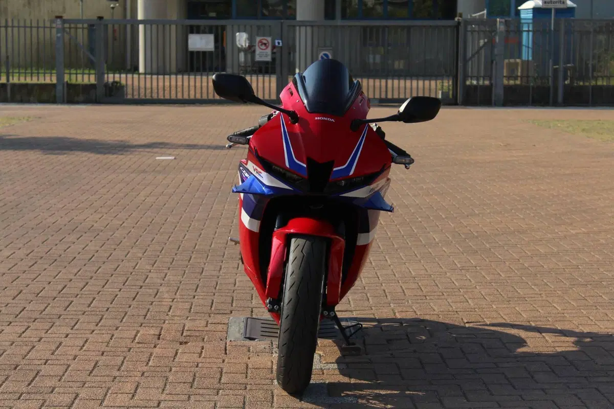 Honda CBR 600 RR (2024 - 26) (2)