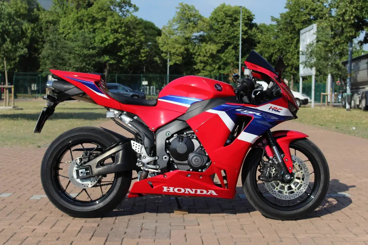 Honda CBR 600 RR (2024 - 26) (3)
