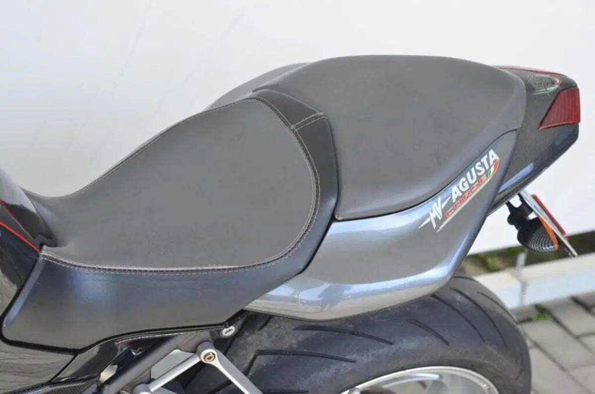 MV Agusta Brutale 750 S (2002 - 06) (17)