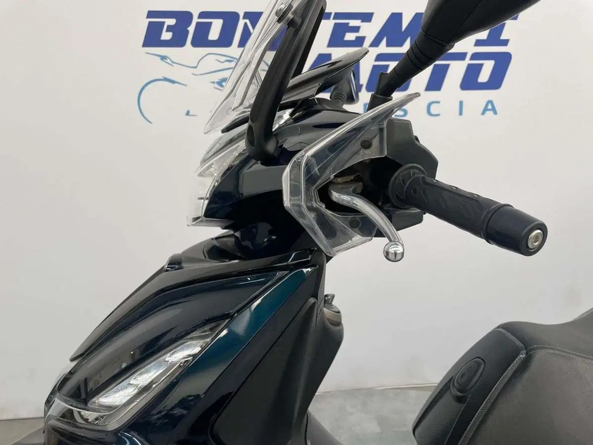 Kymco Agility 300i (2021 - 25) (4)