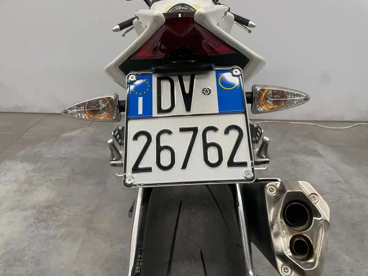 Aprilia RSV4 R (2009 - 12) (16)