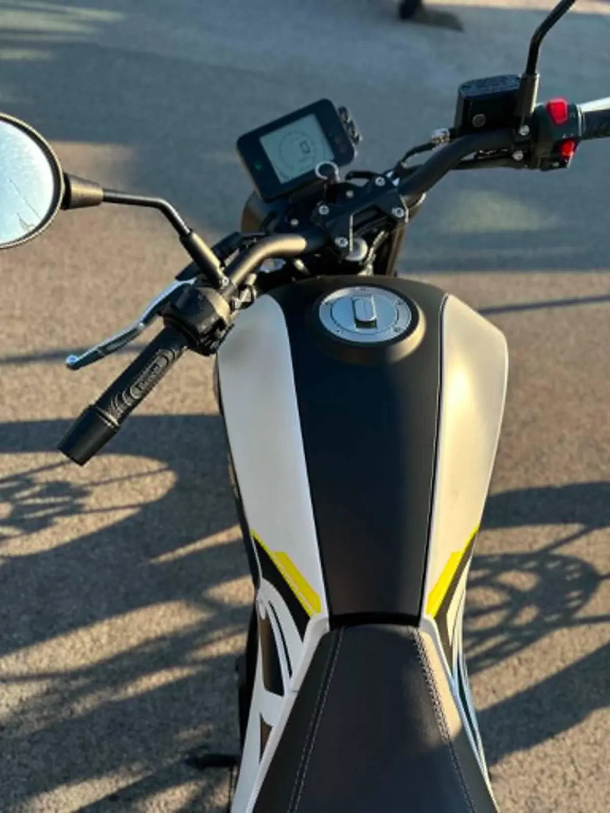 Benelli Leoncino 250 (2021 - 25) (9)
