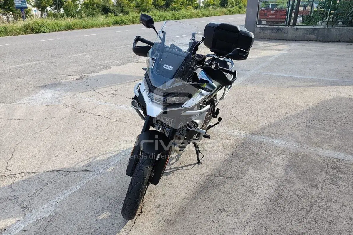 CFMOTO 800MT Touring (2022 - 26) (2)
