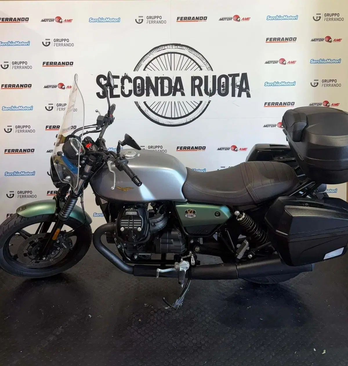 Moto Guzzi V7 Stone Centenario (2021 - 22) (2)