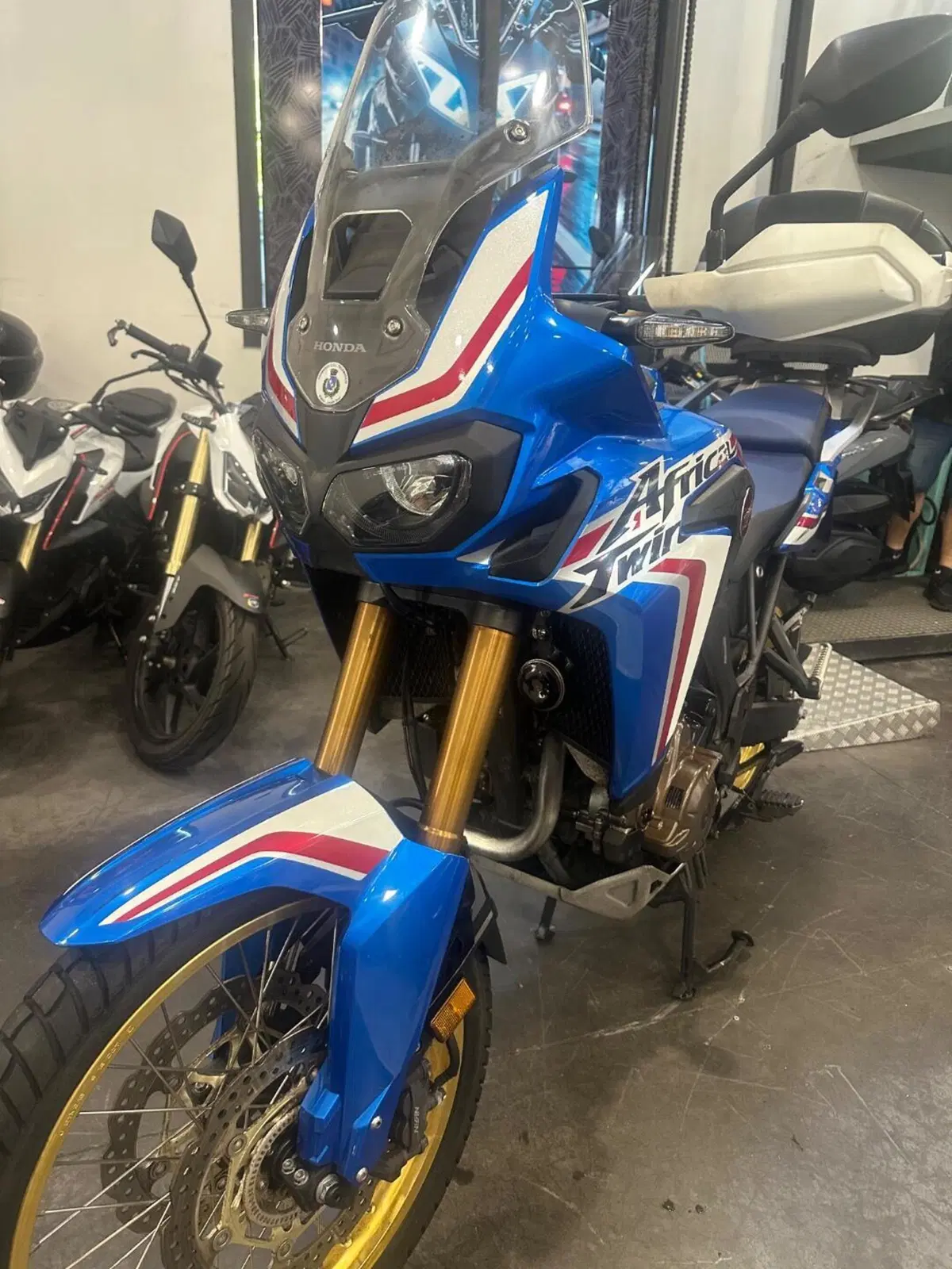 Honda Africa Twin CRF 1000L DCT (2018 - 19) (4)