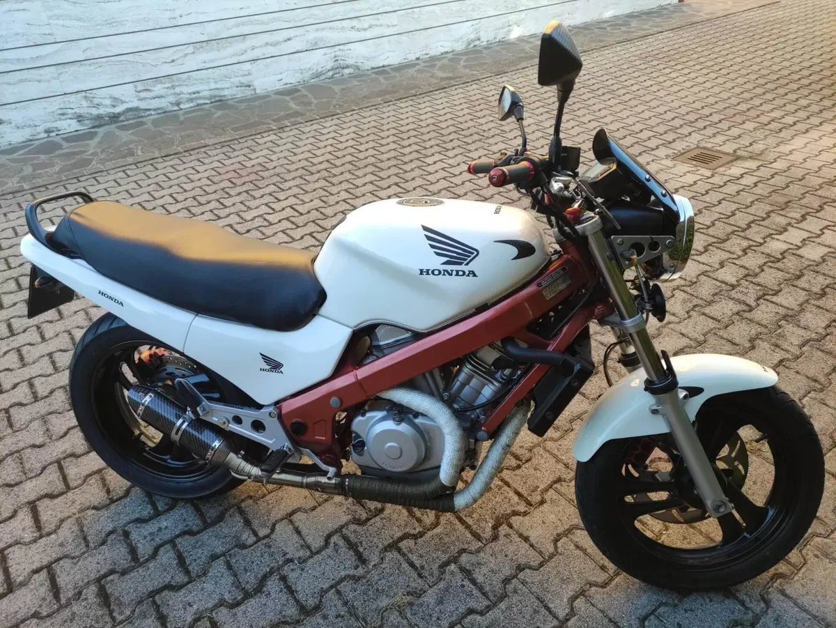 Honda NTV 650 R (1994 - 98) (2)