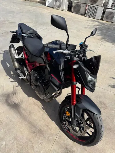 Honda CB 750 Hornet (2023 - 24) usata