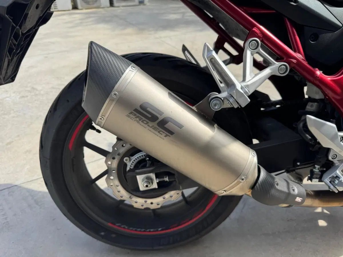 Honda CB 750 Hornet (2023 - 24) (5)