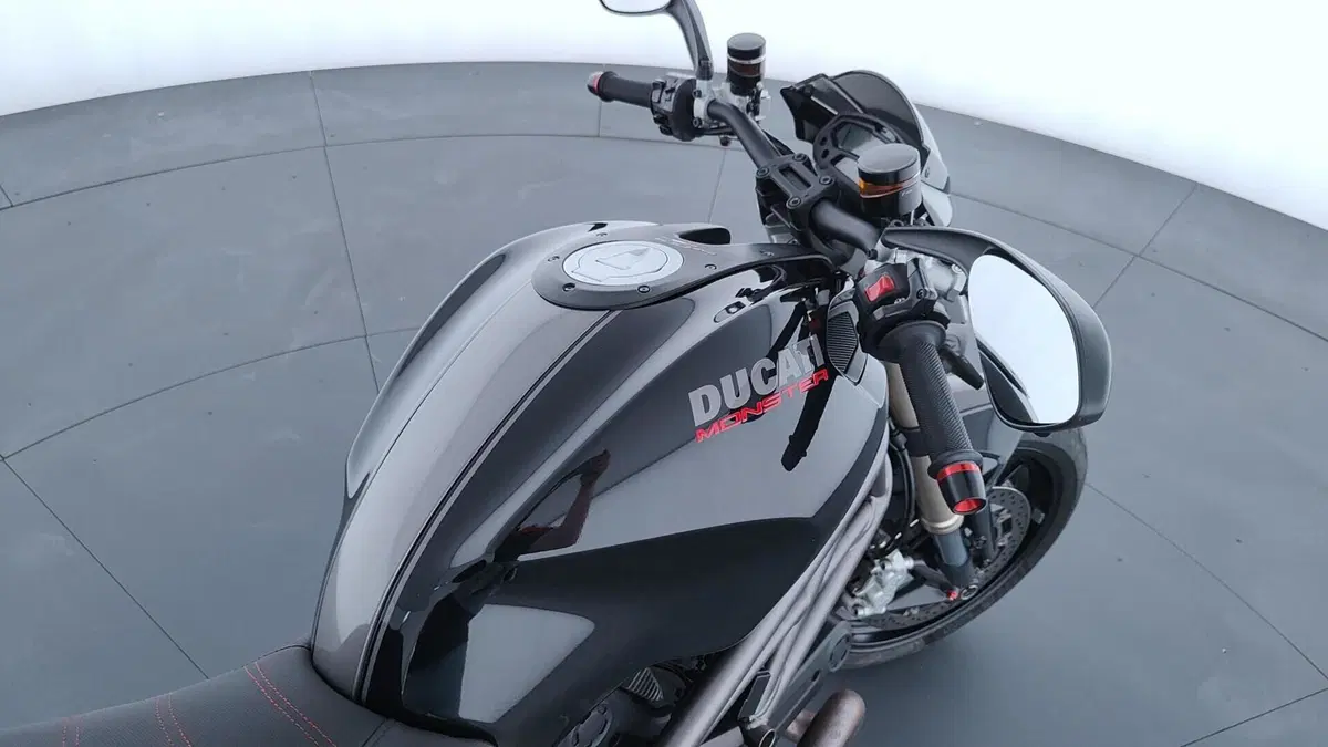 Ducati Monster 1100 (2009 -10) (10)