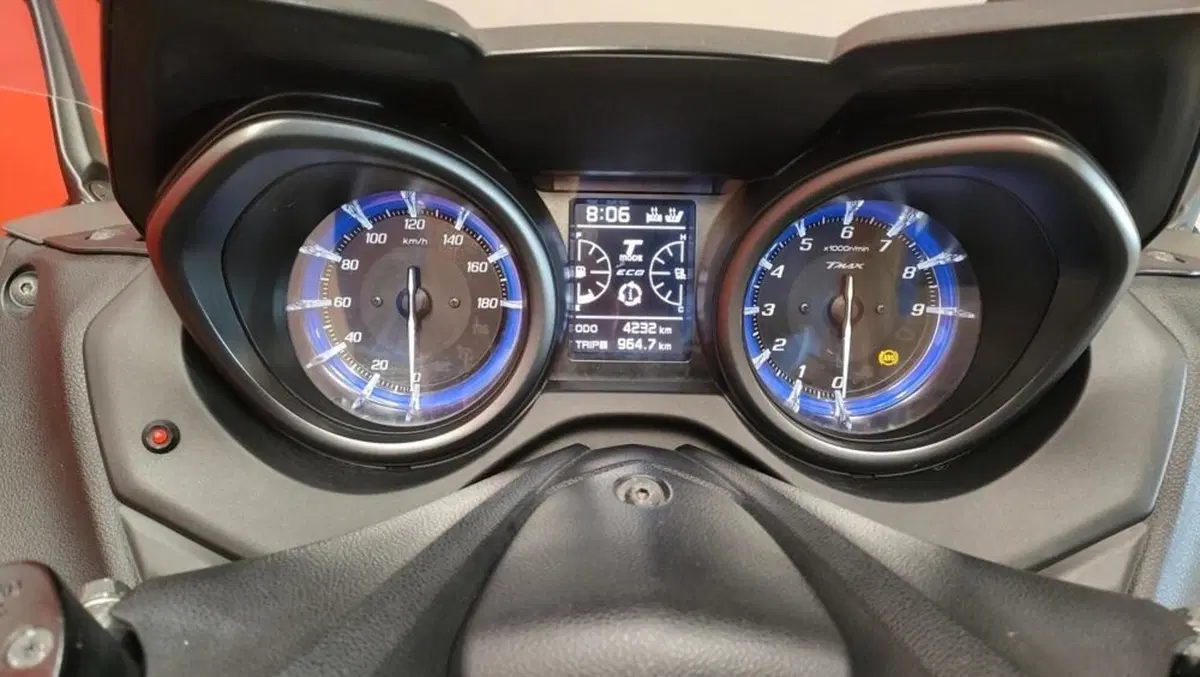 Yamaha T-Max 560 Tech Max (2020) (5)